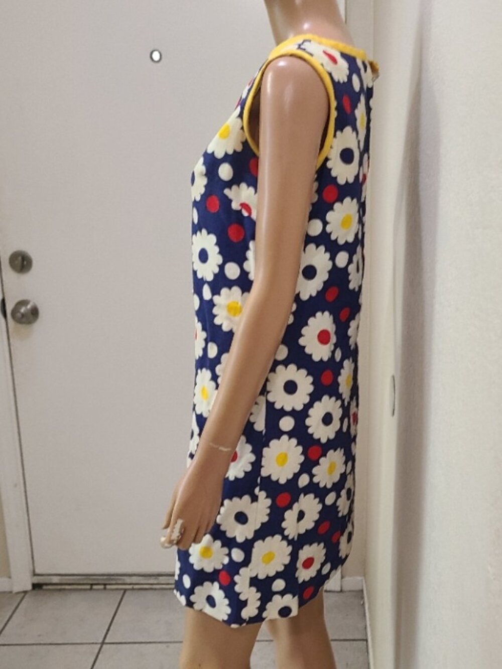 VINTAGE 1960s MOD GOGO MINI DRESS SHIFT DRESS FLORAL PRINT PIQUE sz S - Picture 5 of 7